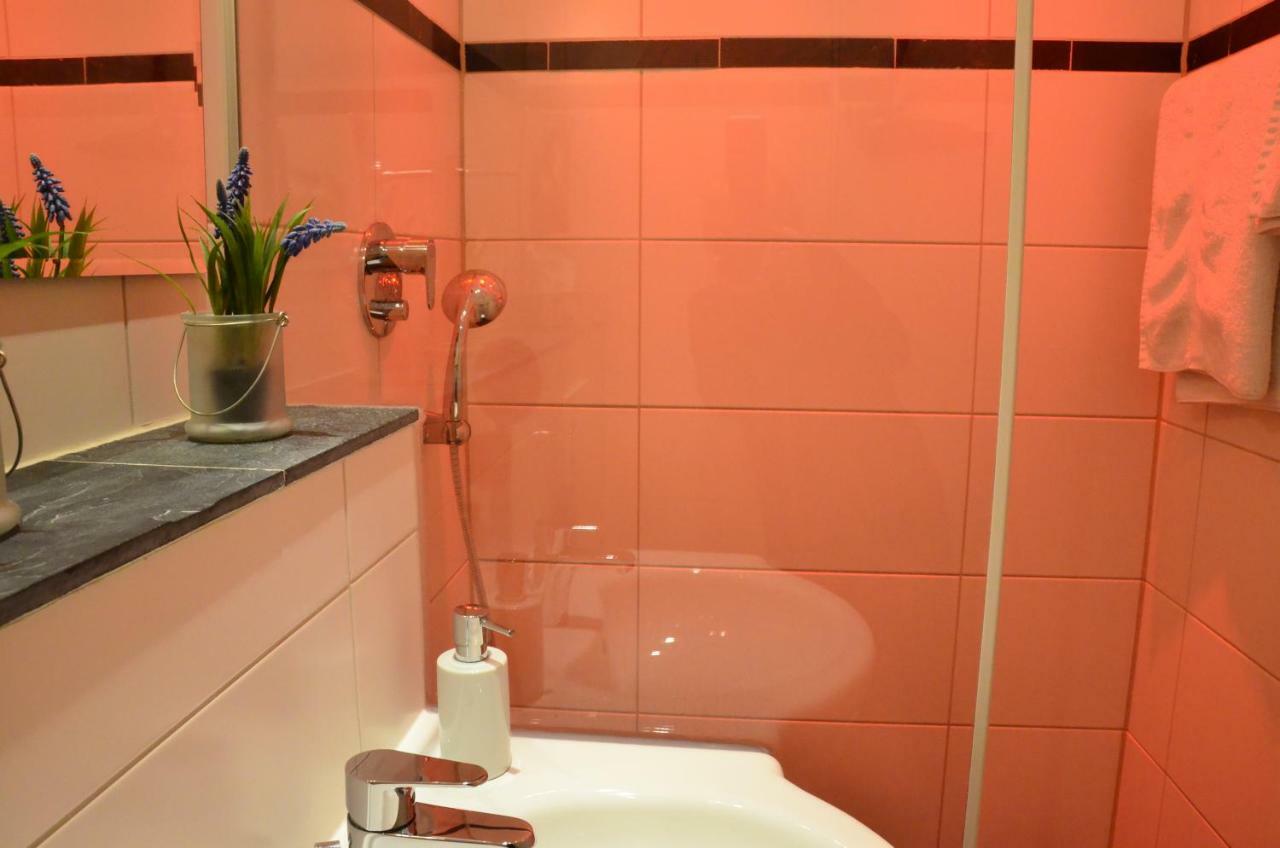 Zentral Gelegen - Stilvolles Appartment In Moabit برلين المظهر الخارجي الصورة